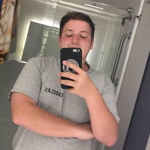 Meet your Posher, Max